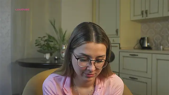 DarelleFaux online show from 10-08-25, 03:15