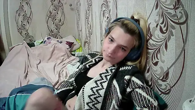 AlissaClark online show from 05-06-26, 08:47