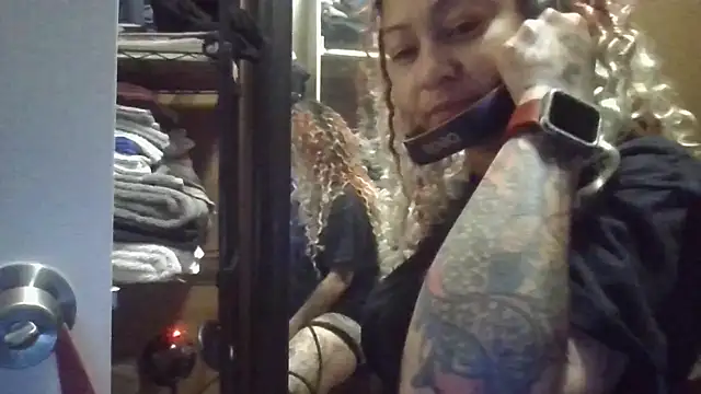 Flossee online show from 01-08-26, 11:40