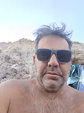 Snapshot of Nesch82 chatting on 07-15-26, 04:23 Nesch82 online show from 07-15-26, 04:23