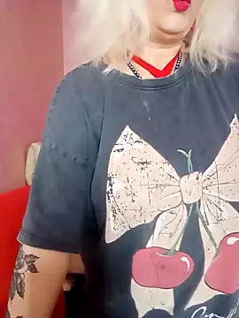 SquirtMilf00 online show from 02-14-26, 03:58