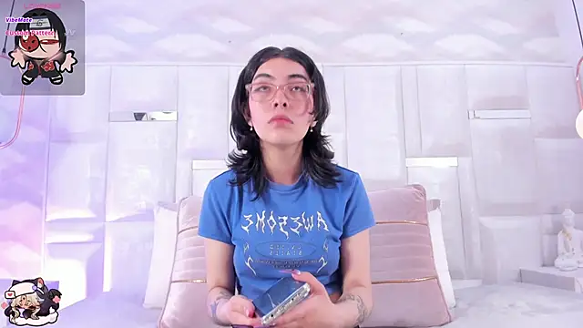 Im Molly Angel online show from 11-05-25, 08:20