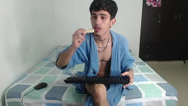 Snapshot of nextboywell1 chatting on 11-23-25, 09:20 nextboywell1 online show from 11-23-25, 09:20