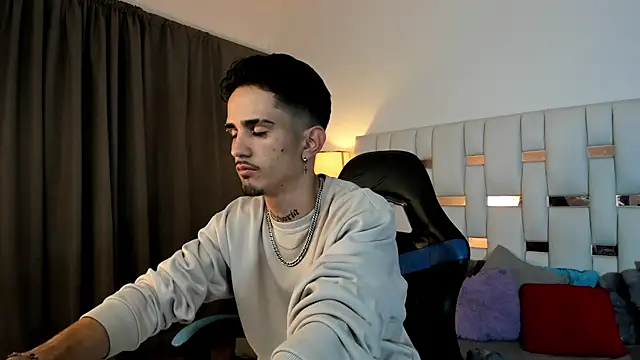 nextboywell1 online show from 04-01-26, 03:07