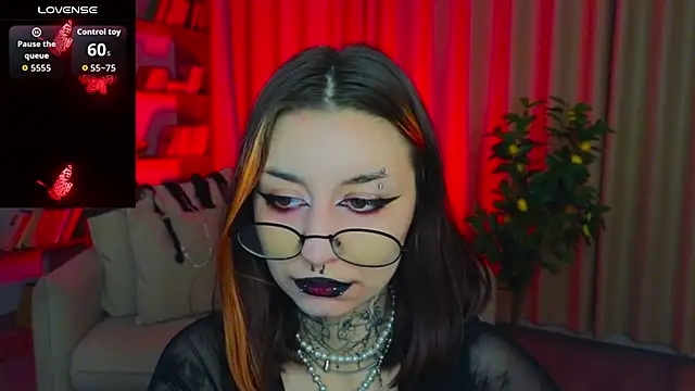 Snapshot of Mistress__Marcelline chatting on 04-25-26, 01:52 Mistress Marcelline online show from 04-25-26, 01:52