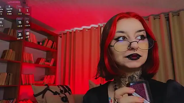 Snapshot of Mistress__Marcelline chatting on 05-12-26, 02:19 Mistress Marcelline online show from 05-12-26, 02:19