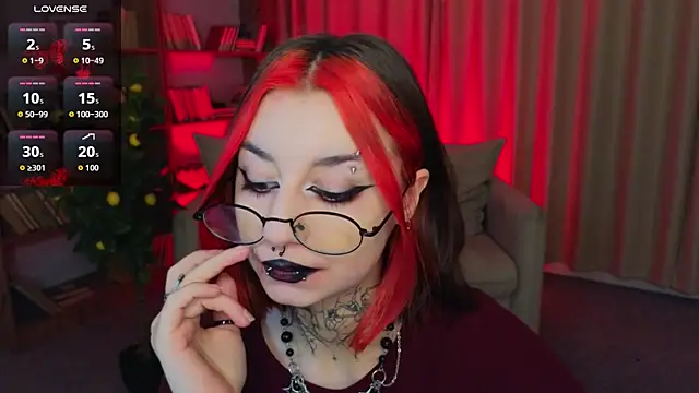 Snapshot of Mistress__Marcelline chatting on 05-21-26, 01:56 Mistress Marcelline online show from 05-21-26, 01:56