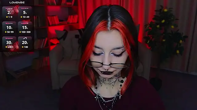 Snapshot of Mistress__Marcelline chatting on 05-26-26, 01:34 Mistress Marcelline online show from 05-26-26, 01:34