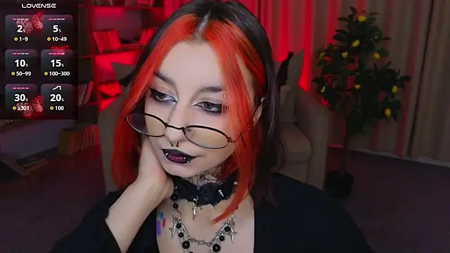 Snapshot of Mistress__Marcelline chatting on 05-27-26, 01:57 Mistress Marcelline online show from 05-27-26, 01:57