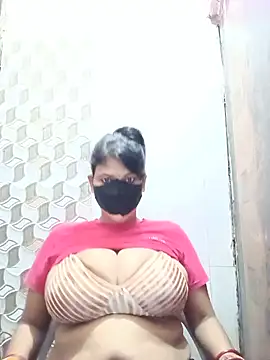 Snapshot of varnika chatting on 06-06-26, 10:53 varnika online show from 06-06-26, 10:53
