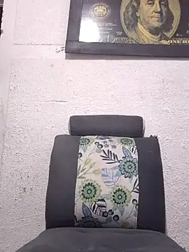 Valenn fernandez online show from 10-21-25, 05:08