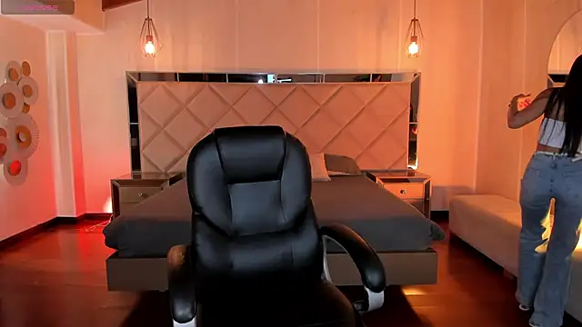 SophieHouston  online show from 04-20-26, 04:15