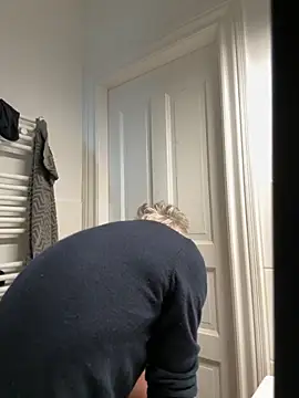 Snapshot of SexyLeon8 chatting on 09-19-25, 09:54 SexyLeon8 online show from 09-19-25, 09:54