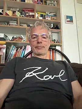 Snapshot of SexyLeon8 chatting on 04-24-26, 05:32 SexyLeon8 online show from 04-24-26, 05:32