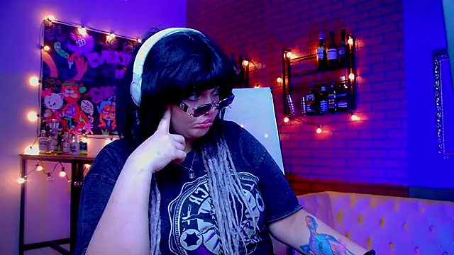 MaryHarrys online show from 05-12-26, 02:30