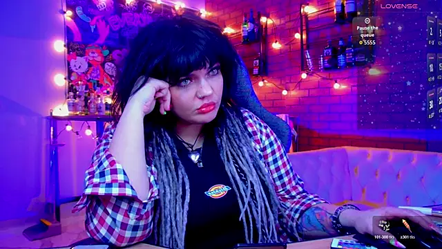 MaryHarrys online show from 05-17-26, 02:31