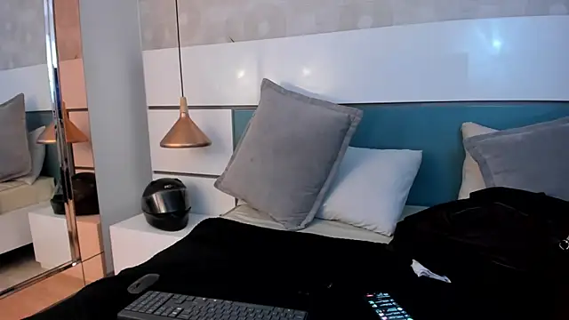 Snapshot of Ashkoreh chatting on 06-10-26, 08:19 Ashkoreh online show from 06-10-26, 08:19