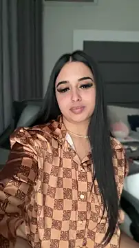 LilMisIndianx online show from 04-18-26, 07:45