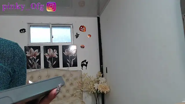 pinky f00x online show from 10-16-25, 10:00