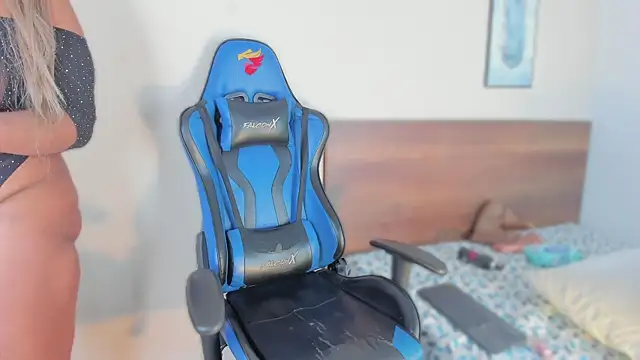 Snapshot of Niicol_Jenner chatting on 02-22-26, 04:57 Niicol Jenner online show from 02-22-26, 04:57