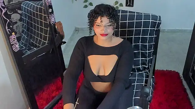 chloe kisses online show from 10-27-25, 11:25