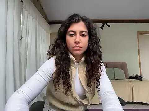 Snapshot of deusaludovica chatting on 05-19-26, 06:58 deusaludovica online show from 05-19-26, 06:58