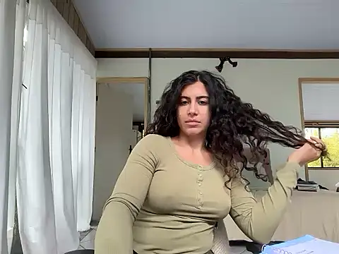 Snapshot of deusaludovica chatting on 05-25-26, 04:13 deusaludovica online show from 05-25-26, 04:13
