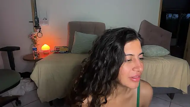 Snapshot of deusaludovica chatting on 06-26-26, 08:57 deusaludovica online show from 06-26-26, 08:57