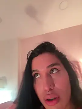 Bella  Wood online show from 11-14-25, 03:55