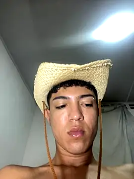 Snapshot of Hotboy00o chatting on 10-13-25, 12:32 Hotboy00o online show from 10-13-25, 12:32