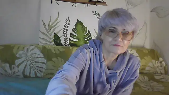 Catty Lady online show from 01-10-26, 07:37