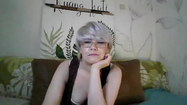 Catty Lady online show from 03-15-26, 07:53