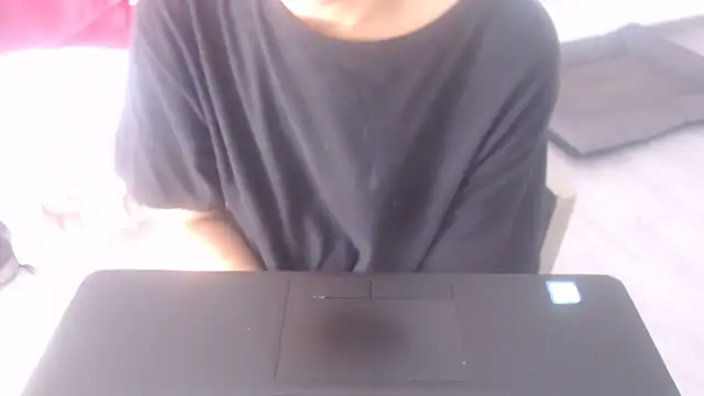 Snapshot of sabrina_v_ chatting on 05-09-26, 01:38 sabrina v online show from 05-09-26, 01:38