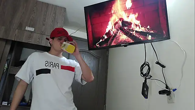 Snapshot of Themasterhades_777 chatting on 11-20-25, 10:31 Themasterhades 777 online show from 11-20-25, 10:31