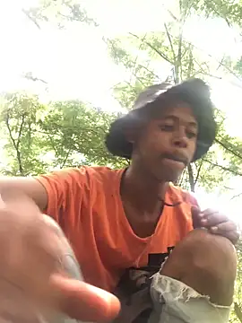 Snapshot of Tetrete chatting on 11-29-25, 11:24 Tetrete online show from 11-29-25, 11:24