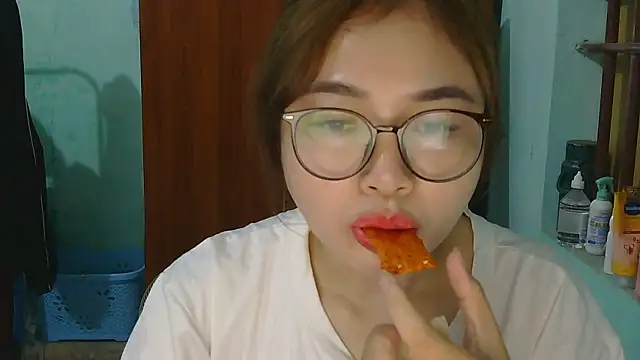 Uhem112 online show from 10-28-25, 12:47