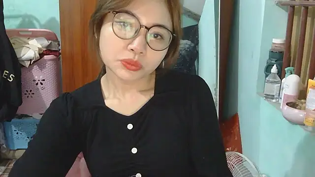 Uhem112 online show from 11-02-25, 01:52