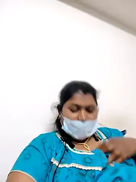 Snapshot of tamil_Miraclequeen chatting on 11-08-25, 05:01 tamil Miraclequeen online show from 11-08-25, 05:01