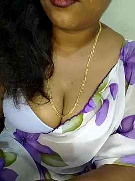 Snapshot of Anu_Reddy_10 chatting on 09-17-25, 05:03 Anu Reddy 10 online show from 09-17-25, 05:03