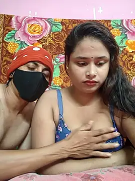 Snapshot of Seducing_couple chatting on 07-06-26, 03:47 Seducing couple online show from 07-06-26, 03:47