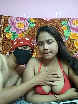 Snapshot of Seducing_couple chatting on 07-14-26, 04:17 Seducing couple online show from 07-14-26, 04:17
