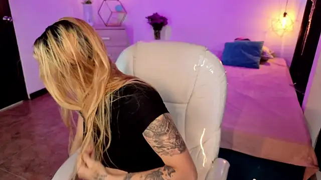 Snapshot of Jennaa_Cooper chatting on 11-08-25, 05:45 Jennaa Cooper online show from 11-08-25, 05:45