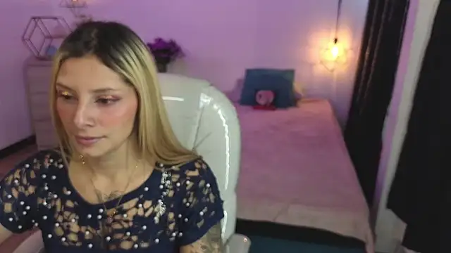 Snapshot of Jennaa_Cooper chatting on 11-17-25, 06:57 Jennaa Cooper online show from 11-17-25, 06:57