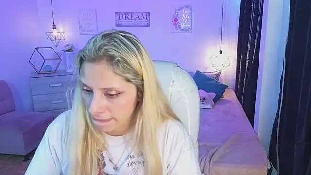 Snapshot of Jennaa_Cooper chatting on 12-13-25, 09:31 Jennaa Cooper online show from 12-13-25, 09:31