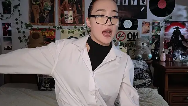 Snapshot of OdetteBiddy chatting on 11-07-25, 08:20 OdetteBiddy online show from 11-07-25, 08:20