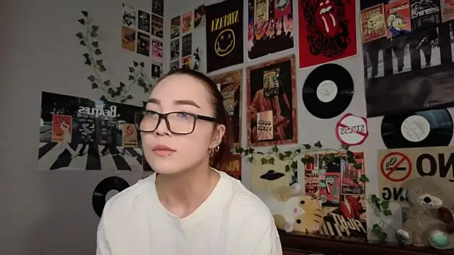 OdetteBiddy online show from 12-03-25, 08:18