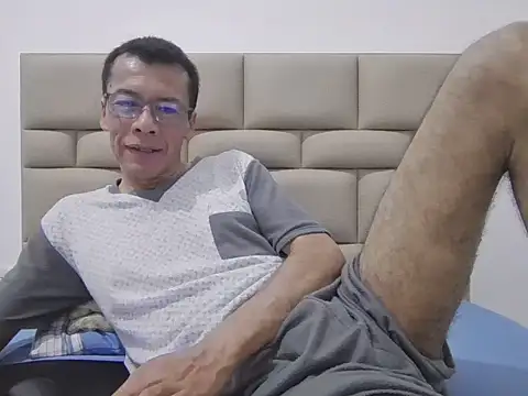 skinnylatino51 online show from 11-15-25, 12:19