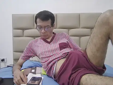 skinnylatino51 online show from 03-12-26, 12:39