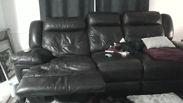 Snapshot of Skater1287 chatting on 07-11-26, 10:33 Skater1287 online show from 07-11-26, 10:33