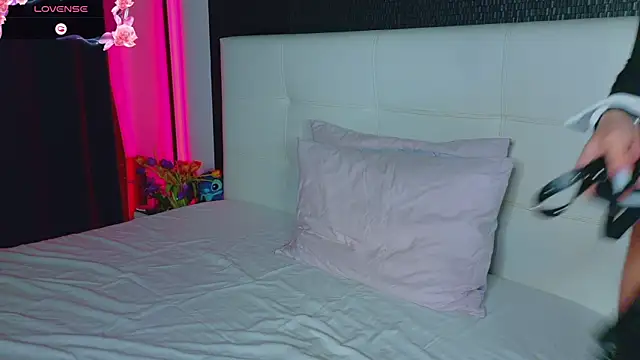 AshleyEttheenn online show from 03-31-26, 05:02